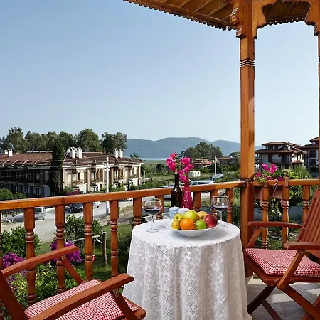 Vali Aparthotel 3*