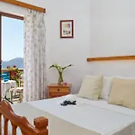 Vali מלון דירות 4*