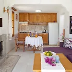 Vali מלון דירות אקיאקה