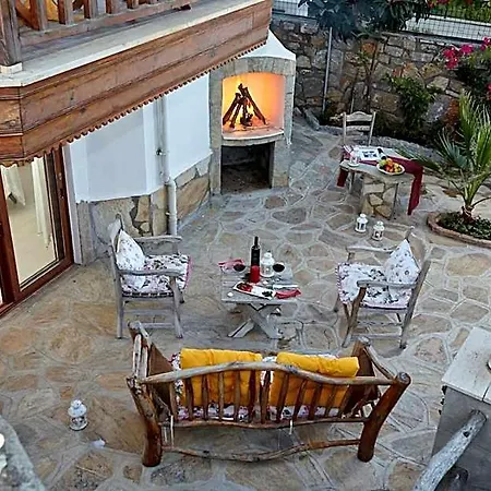 فالي اكياكا