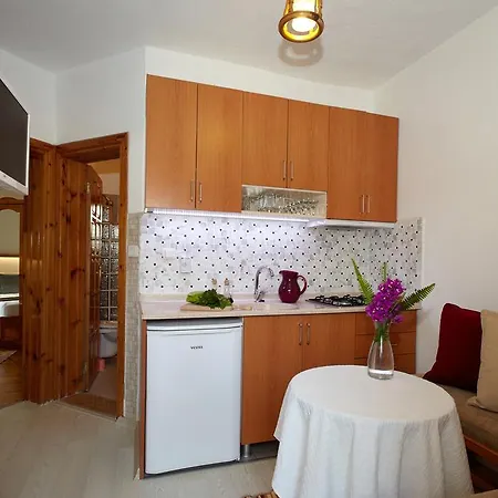 아파트호텔 Vali 아키아카